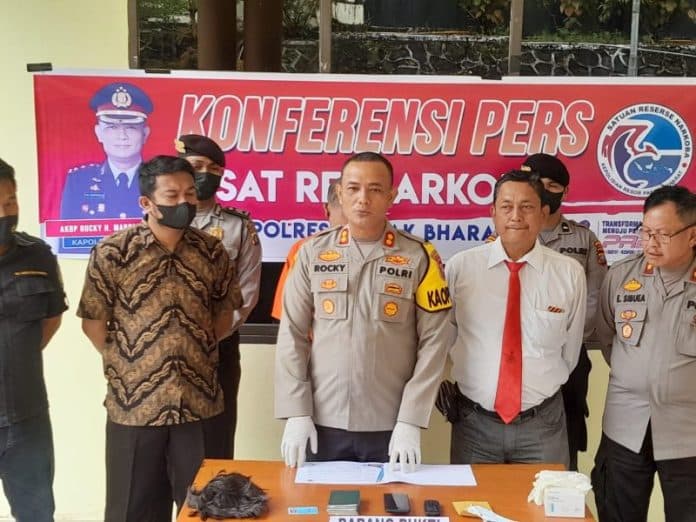 polres_pakpak_bharat_amankan_dpo_narkoba_dari_aceh