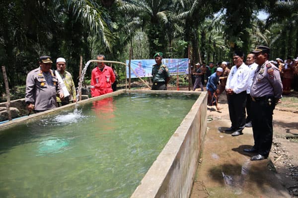 polres_palas_bantu_sumur_bor_dan_pompa_air_ke_ponpes_dinul_khoiriah_aek_buaton