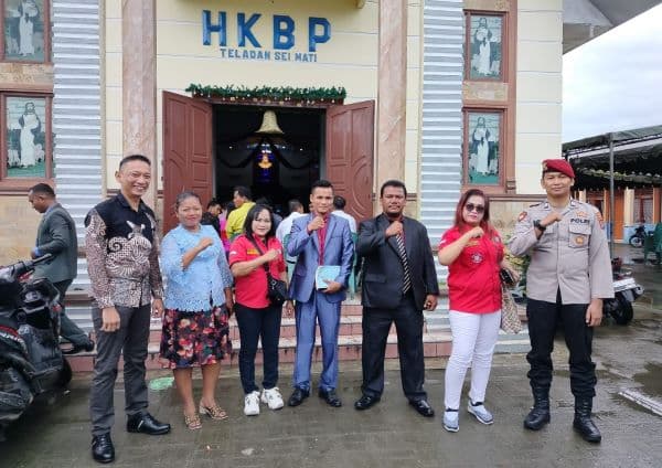 polres_pelabuhan_belawan_amankan_ibadah_natal_2024