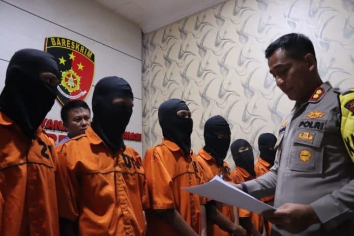 polres_pelabuhan_belawan_tangkap_6_penyerang_angkot_4_diantaranya_masih_pelajar