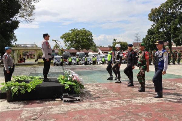 polres_pematang_siantar_kerahkan_330_personel_di_ops_lilin_toba