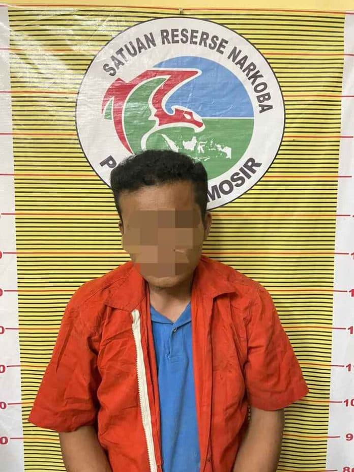 polres_samosir_respon_informasi_masyarakat_pengedar_sabu_diringkus