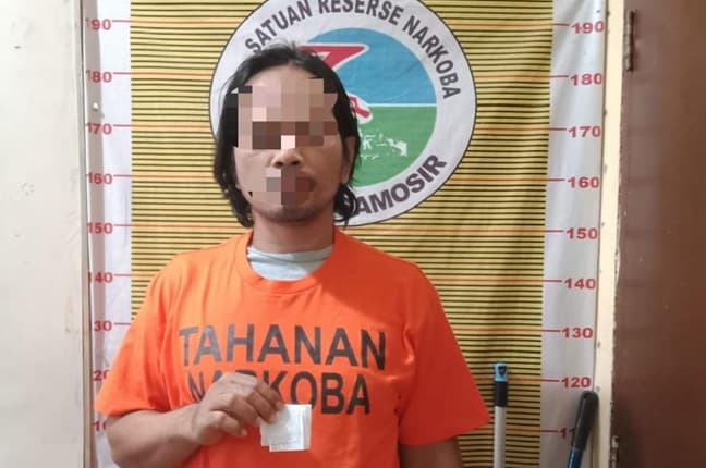 polres_samosir_tindaklanjuti_info_dari_masyarakat_pria_ini_diamankan