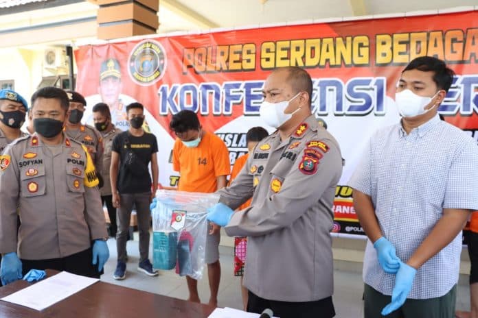 polres_serdang_bedagai_ungkap_pelaku_begal_karyawati_pnm_mekar