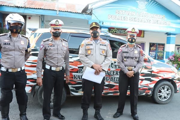 polres_sergai_amankan_mobil_ormas_viral_di_medsos_ternyata_mobil_itu_membawa_orang_sakit