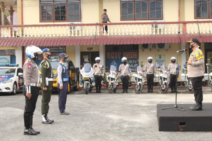 polres_siantar_gelar_apel_pasukan_operasi_patuh_toba_2020