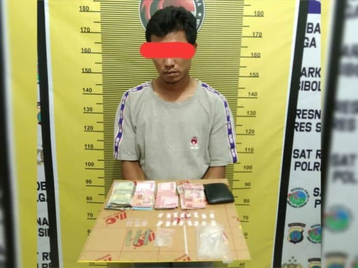 polres_sibolga_amankan_pria_kuasai_16_paket_sabu
