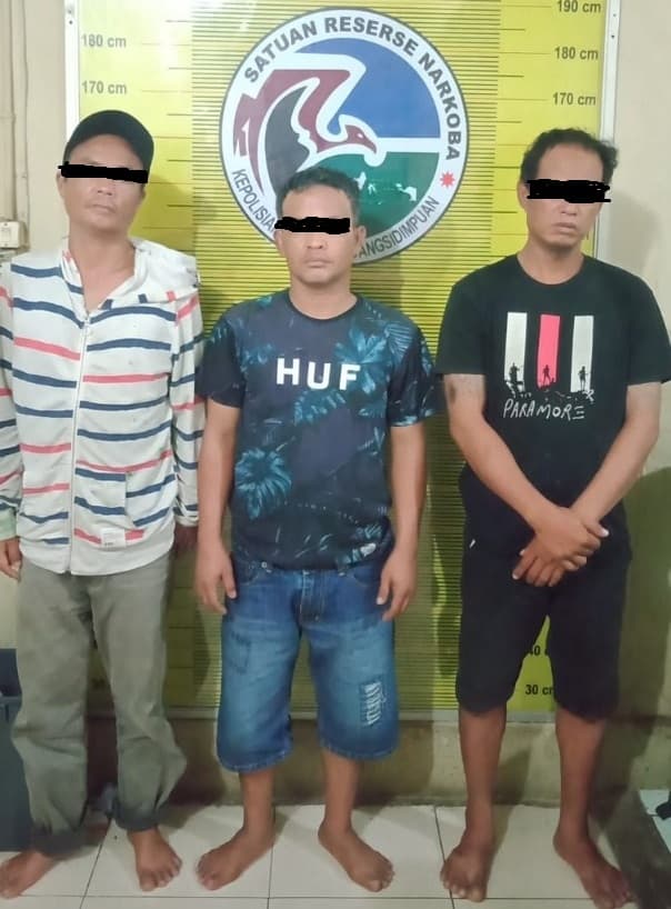 polres_sidimpuan_gelar_gerebek_kampung_narkoba_3_pengedar_sabu_diciduk
