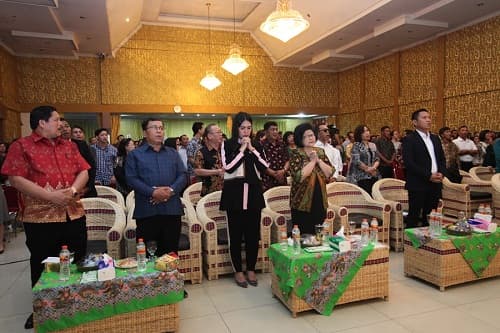 polres_simalungun_bersama_pdt_dr_erastus_sabdono_gelar_kkr