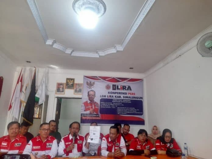 polres_simalungun_diminta_tindak_peniru_lsm_lira