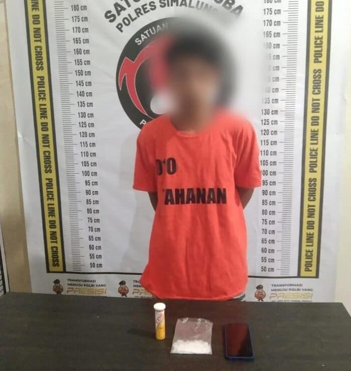 polres_simalungun_tangkap_pelajar_16_tahun_saat_dilibatkan_ayahnya_buang_sabu