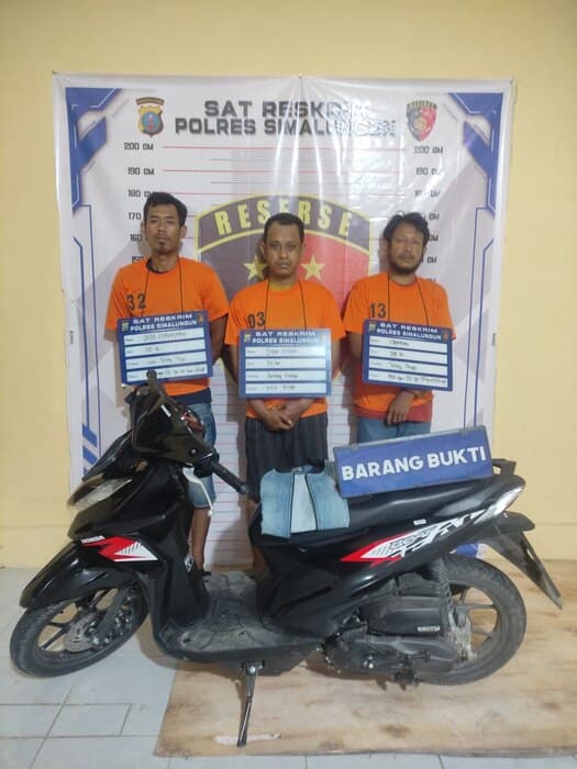 polres_simalungun_tangkap_pencuri_motor_dan_2_penadah_di_serdang_bedagai