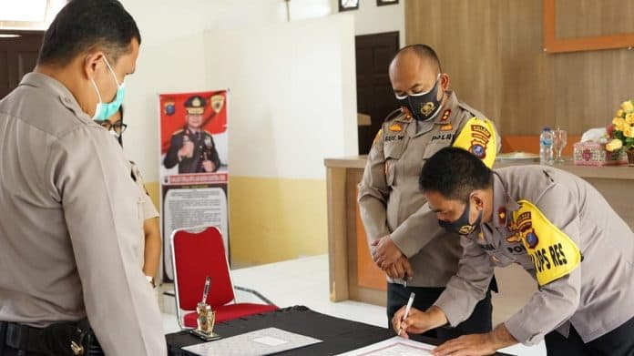 polres_simalungun_teken_pakta_integritas_netralitas_pilkada_2020