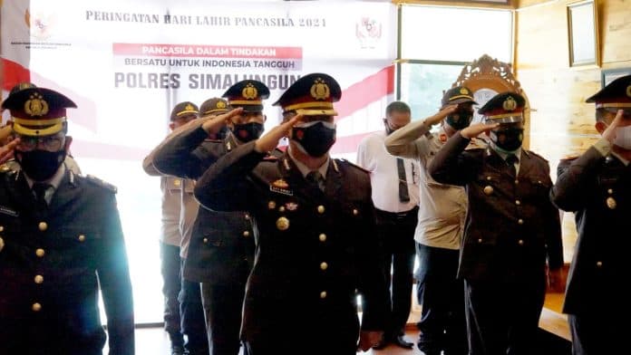 polres_simalungun_upacara_peringatan_hari_lahir_pancasila_secara_virtual_reality