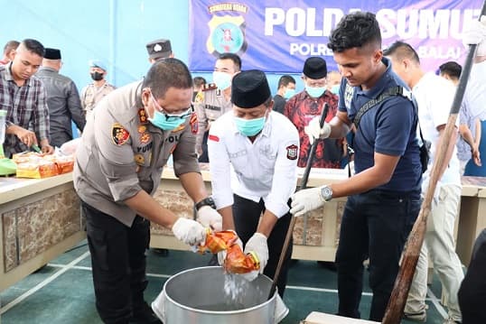 polres_tanjung_balai_musnahkan_1619791_gram_sabu