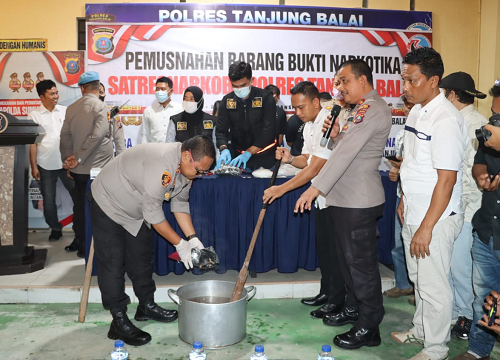 polres_tanjungbalai_musnahkan_barbut_37_kilogram_sabu