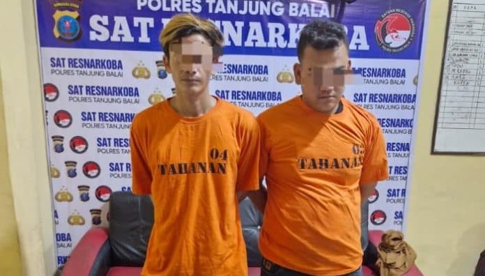 polres_tanjungbalai_ringkus_dua_pengedar_sabu_dari_sebuah_bengkel