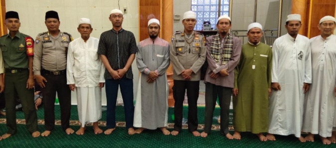 polres_tanjungbalai_sholat_subuh_bersama_ormas_islam