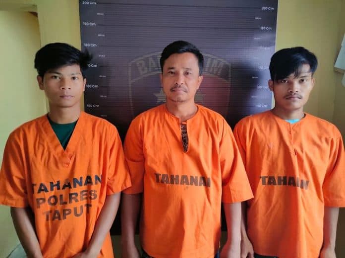 polres_taput_amankan_pengusaha_dan_pengangkut_tambang_ilegal_di_kecamatan_muara