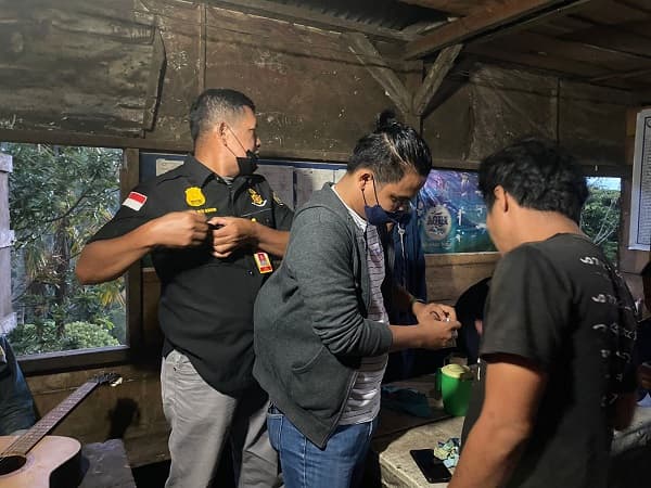 polres_taput_gerebek_zona_merah_di_siatas_barita_ternyata_ini_hasilnya