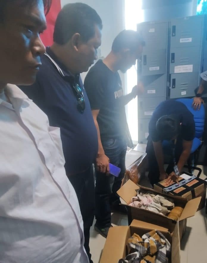 polres_taput_kembangkan_temuan_puluhan_kilogram_ganja_di_bandara_silangit