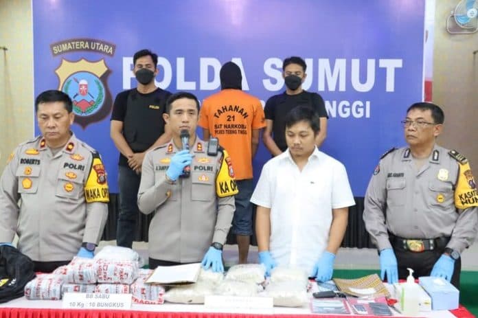 polres_tebing_tinggi_amankan_10_kg_sabu_dan_30_ribu_ekstasi_tersangka_jaringan_internasional