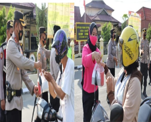 polres_tebing_tinggi_bagikan_300_bungkus_takjil_ke_warga