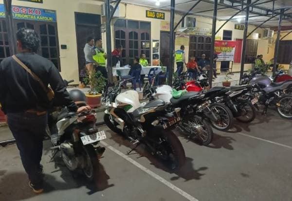polres_tebing_tinggi_jaring_13_sepeda_motor_dari_patroli_dialogis