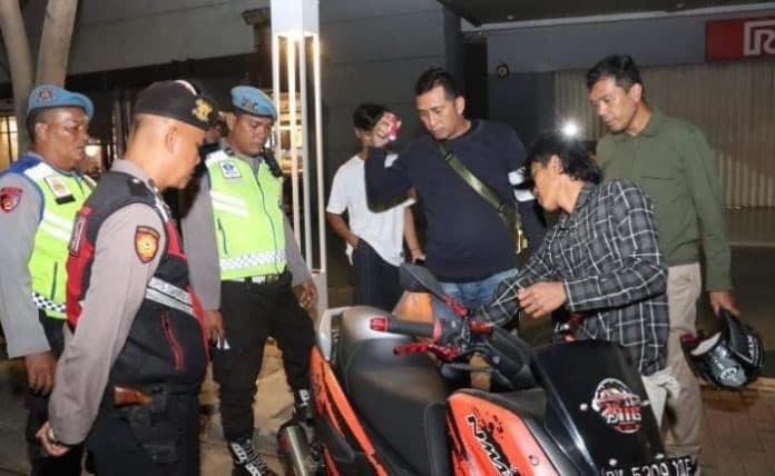 polres_tebing_tinggi_jaring_2_sepeda_motor_dalam_patroli_blue_light