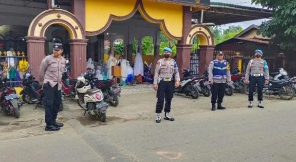 polres_tebing_tinggi_lakukan_pengamanan_sholat_iduladha