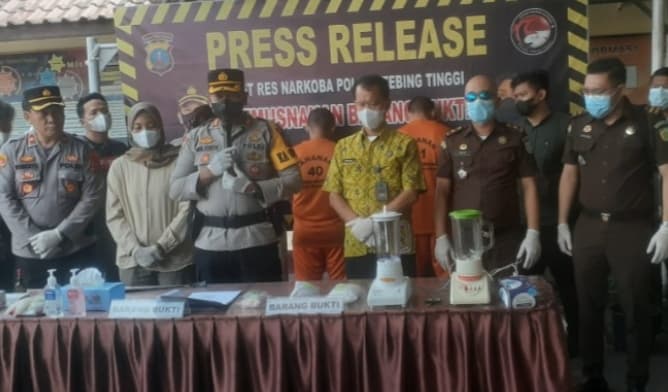 polres_tebing_tinggi_musnahkan_1875_butir_pil_ekstasi_dan_49861_gram_sabu_hasil_pengungkapan