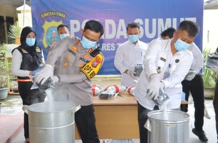 polres_tebing_tinggi_musnahkan_9900_gram_sabu_dan_ribuan_ekstasi
