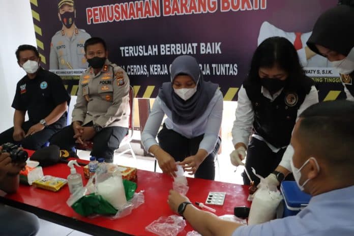 polres_tebing_tinggi_musnahkan_sabu_2301_gram