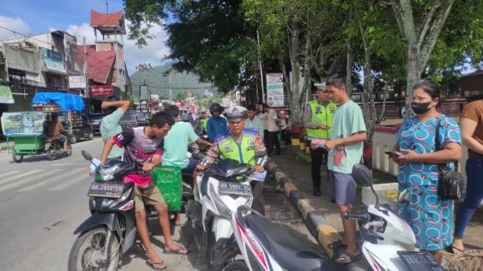 polres_toba_rangkul_uptd_bapenda_sumut_razia_pajak_kendaraan