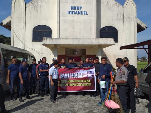 polres_tobasa_bakti_sosial_peringati_hut_satpam