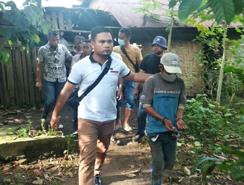 polresta_deli_serdang_amankan_4_pria_yang_sedang_asyik_nyabu