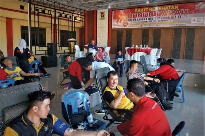 polresta_deli_serdang_gelar_donor_146_kantong_darah_disetor_ke_pmi