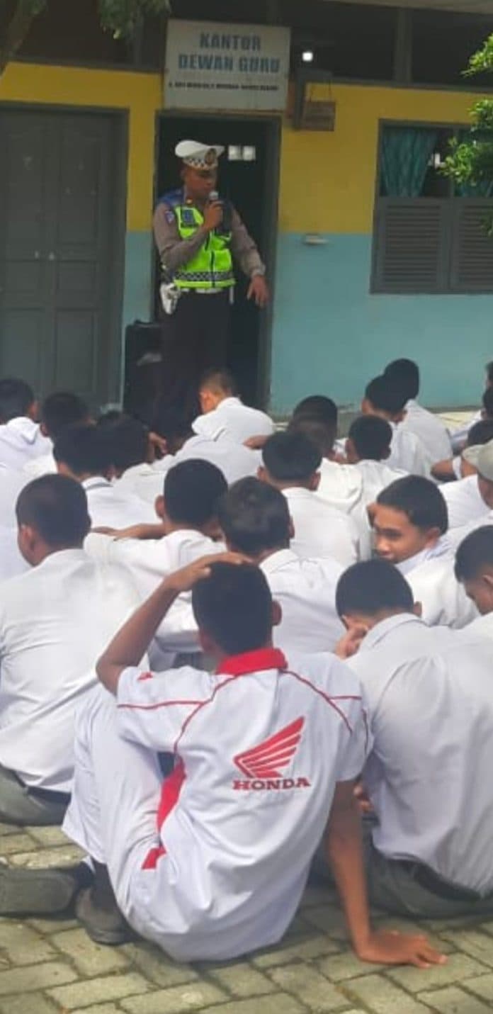 polresta_deli_serdang_gelar_police_go_to_school_cegah_geng_motor