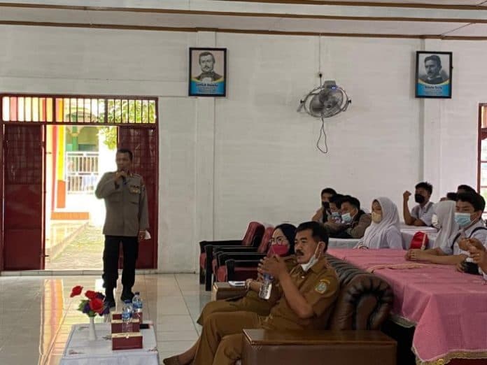 polresta_deli_serdang_gencar_sosialisasikan_rekrutmen_polri_ke_sekolah_sekolah