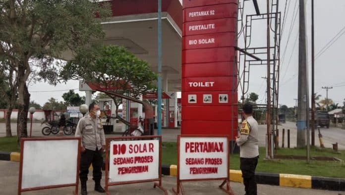 polresta_deli_serdang_patroli_stok_bbm_di_spbu
