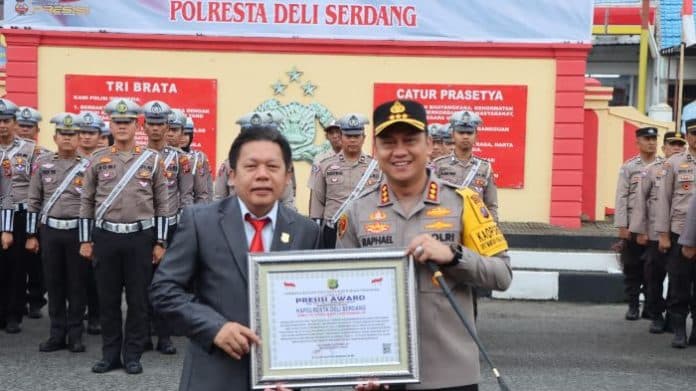 polresta_deli_serdang_terima_penghargaan_presisi_award_dari_lemkapi