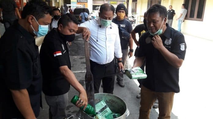 polrestabes_medan_musnahkan_15_kg_sabu_dan_60_ribu_ekstasi