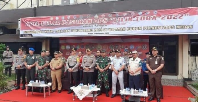polrestabes_medan_siagakan_pasukan_terlatih_tindak_pelaku_teror_pada_perayaan_natal