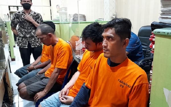 polrestabes_medan_tetapkan_empat_tersangka_pembuat_stnk_palsu