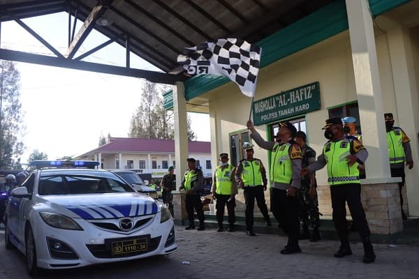 polri_dan_tni_di_karo_patroli_skala_besar_malam_tahun_baru
