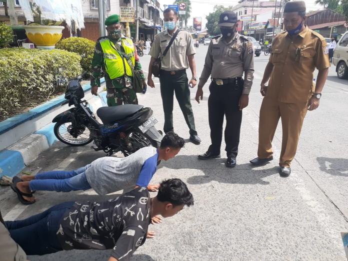 polri_pertimbangkan_pelanggar_protokol_kesehatan_masuk_penjara