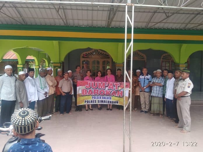 polsek_balata_bantu_renovasi_masjid_ar_rahman