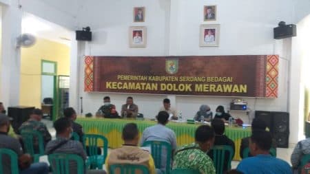 polsek_dolok_merawan_gelar_rakor_vaksinasi_bagi_767_warga