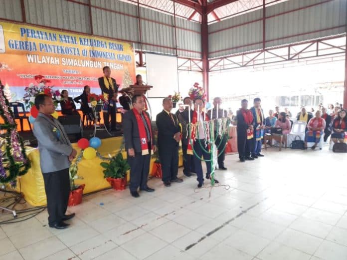 polsek_dolok_panribuan_amankan_natal_gpdi_di_tiga_dolok