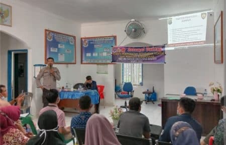 polsek_galang_beri_penyuluhan_hukum_di_desa_sei_karang_deli_serdang